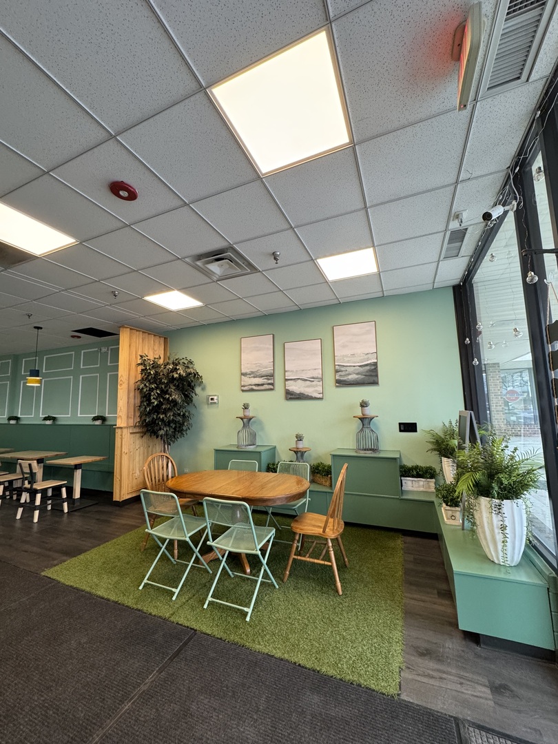 43 W Golf Avenue, Arlington Heights, IL 60005