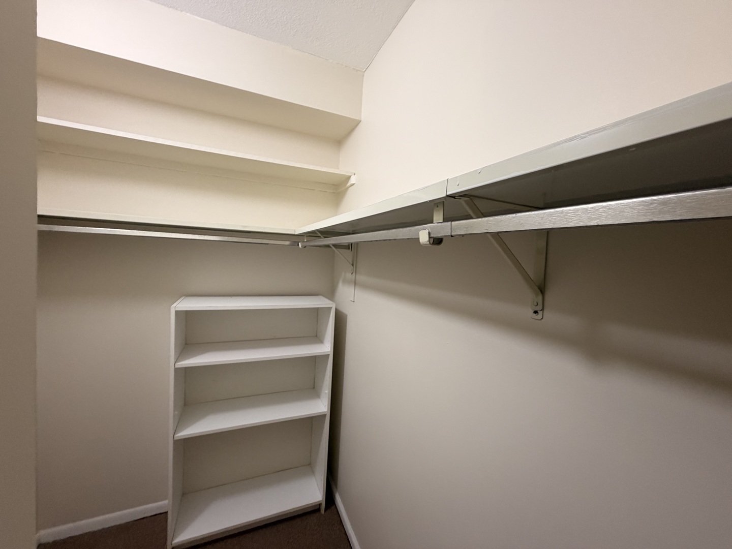 1551 Ashland Avenue #205, Des Plaines, IL 60016