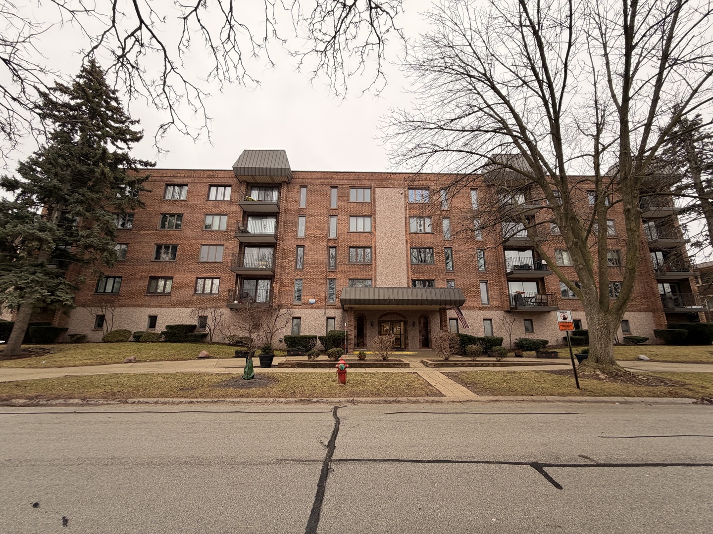 1551 Ashland Avenue #205, Des Plaines, IL 60016