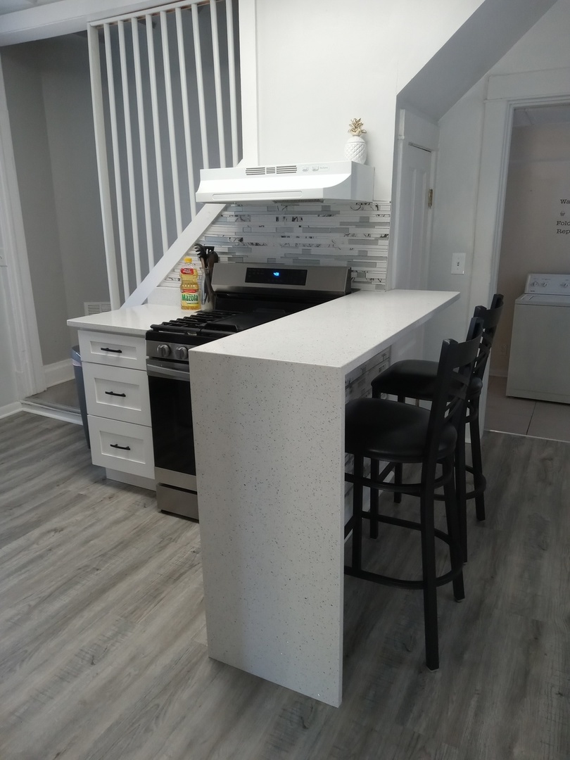 968 Judge Avenue, Waukegan, IL 60085