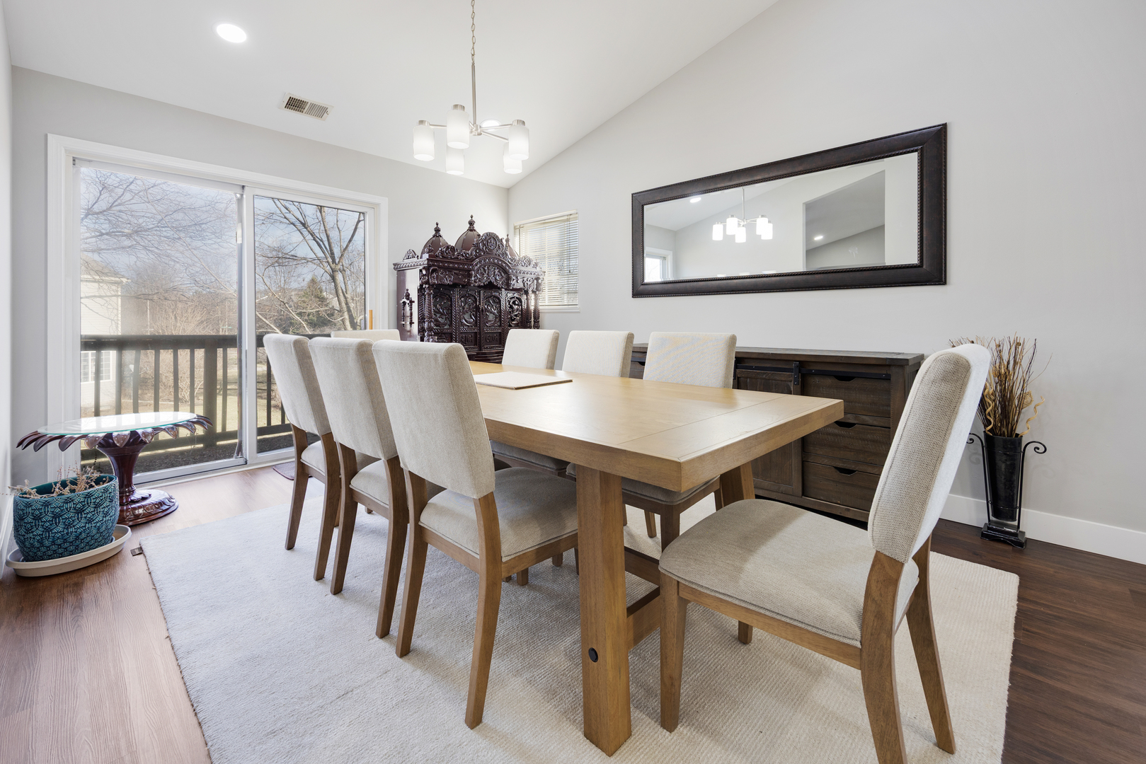 129 Southwicke Drive #B, Streamwood, IL 60107