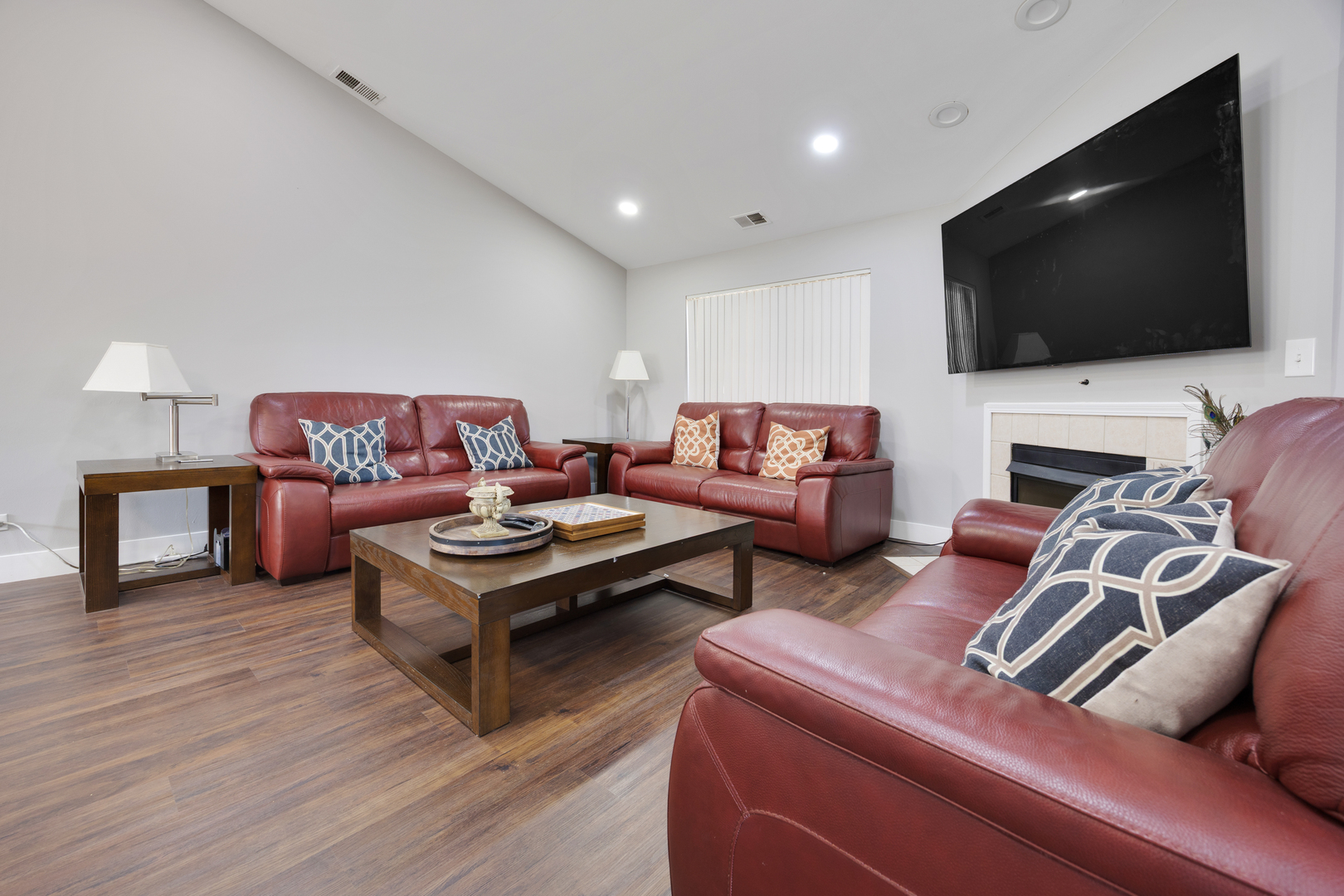 129 Southwicke Drive #B, Streamwood, IL 60107