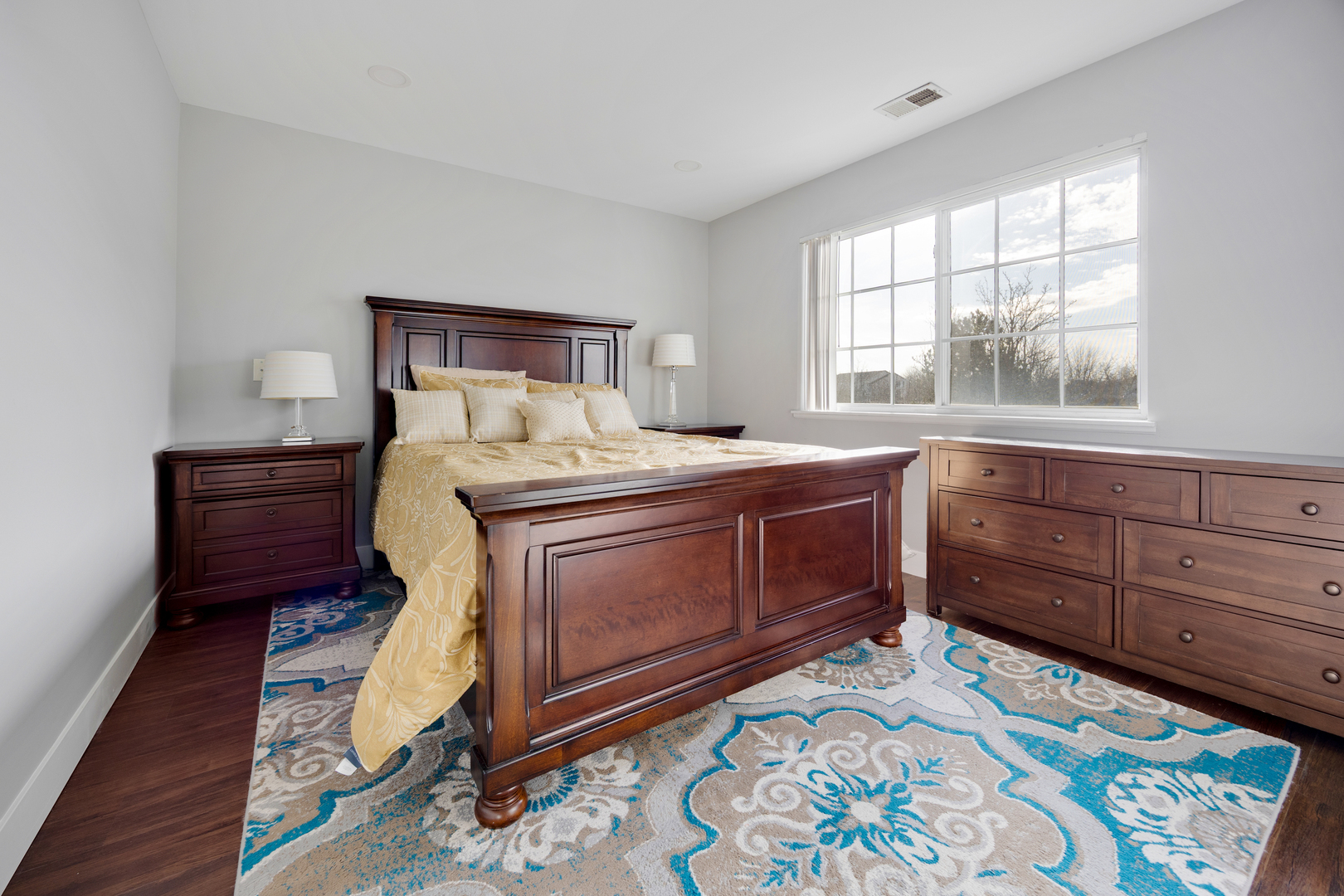 129 Southwicke Drive #B, Streamwood, IL 60107