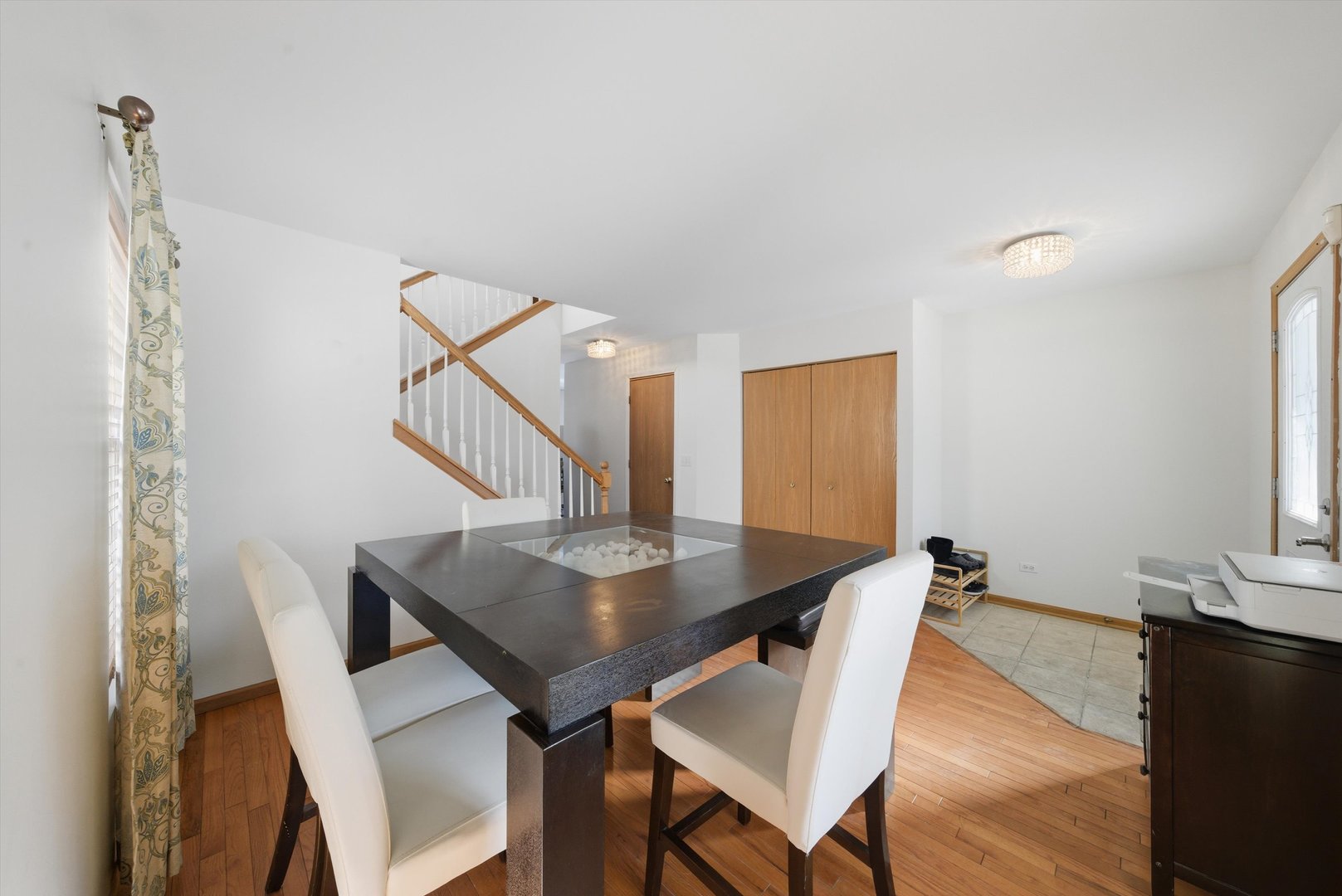 370 Dartmoor Avenue, Romeoville, IL 60446