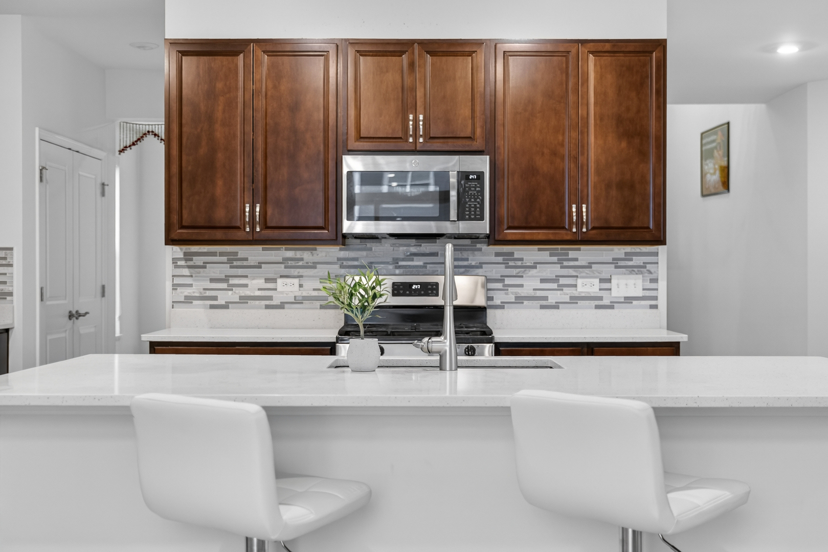 1818 Chandolin Court, Elgin, IL 60124