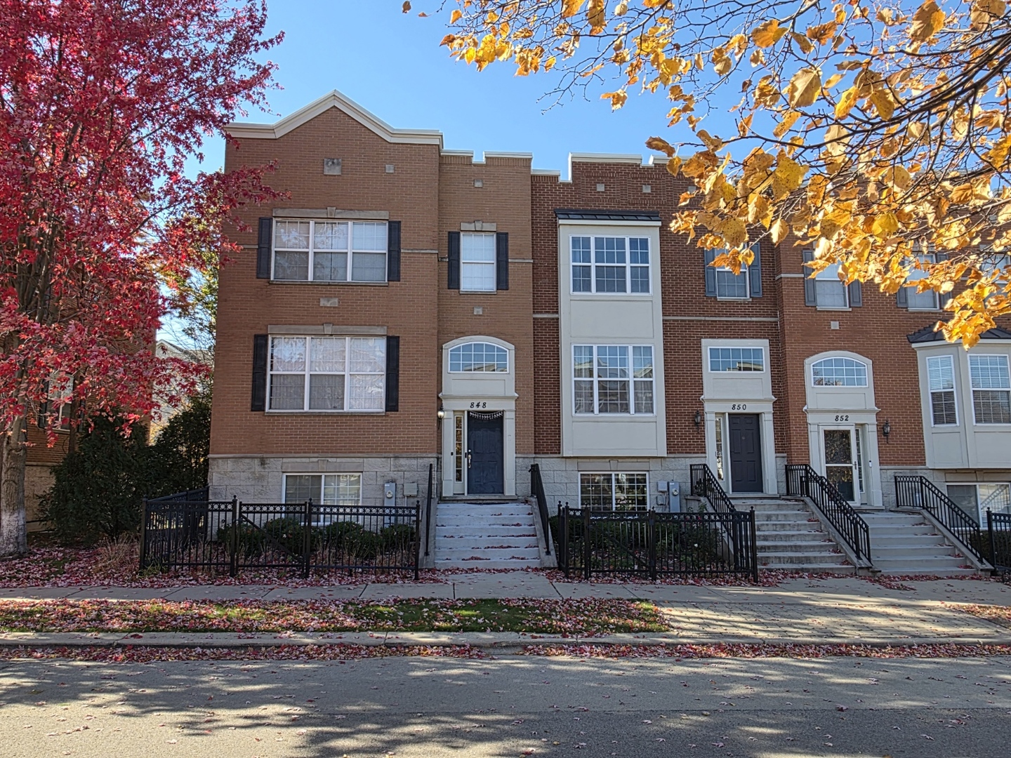 848 STATION Boulevard, Aurora, IL 60504