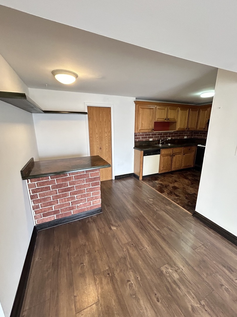 5850 W 87th Street #2A, Burbank, IL 60459