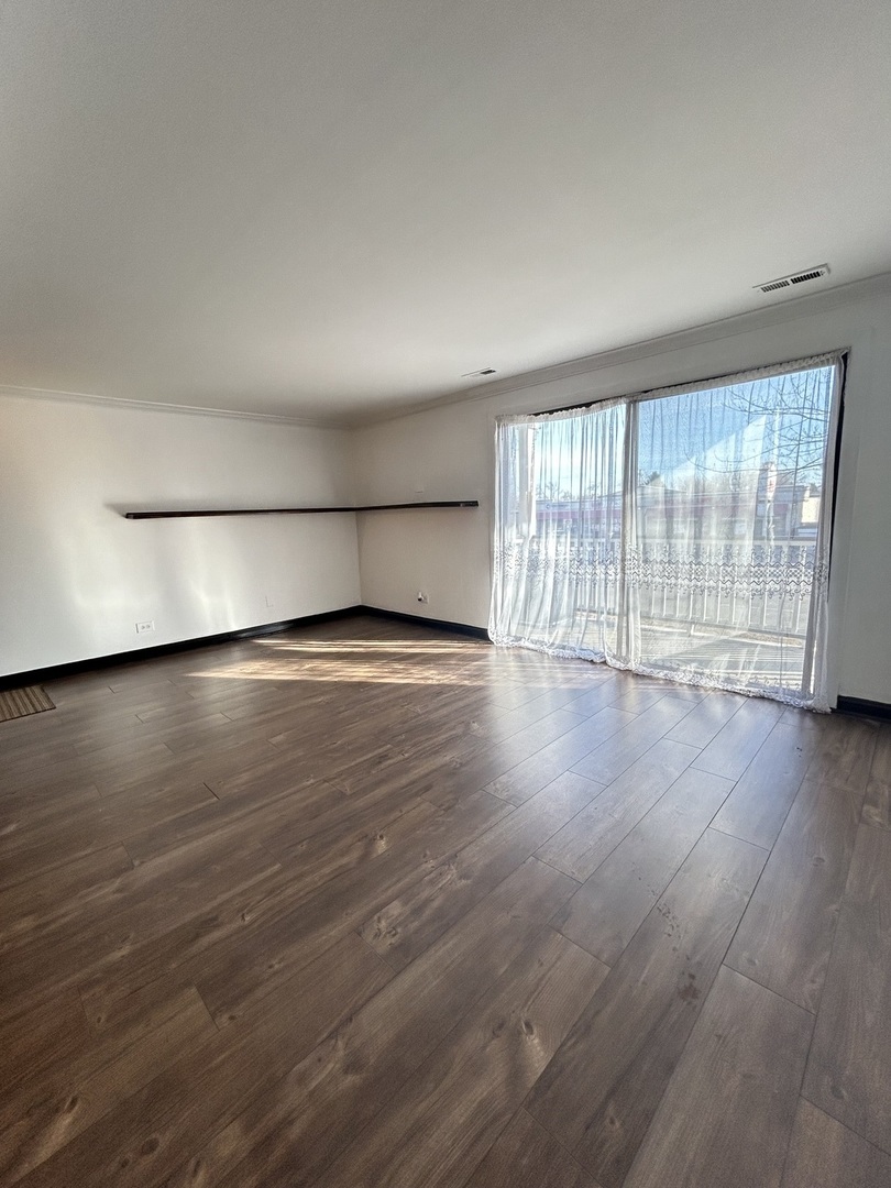 5850 W 87th Street #2A, Burbank, IL 60459