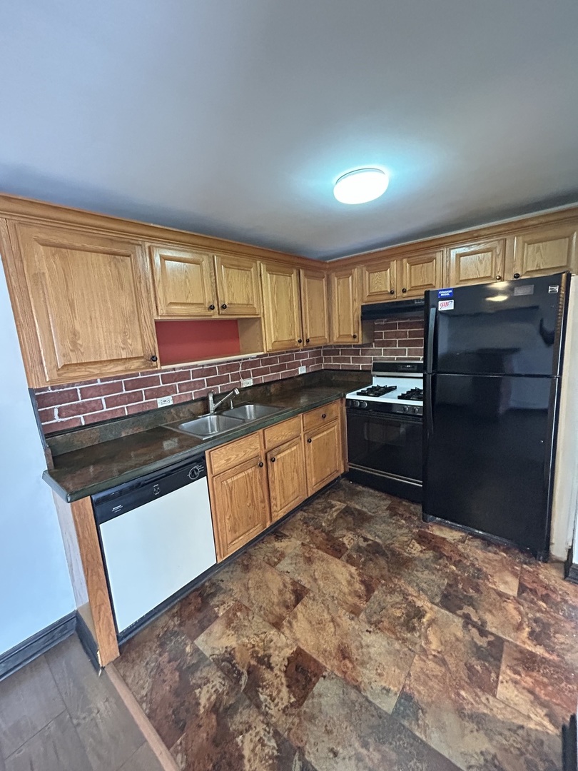 5850 W 87th Street #2A, Burbank, IL 60459