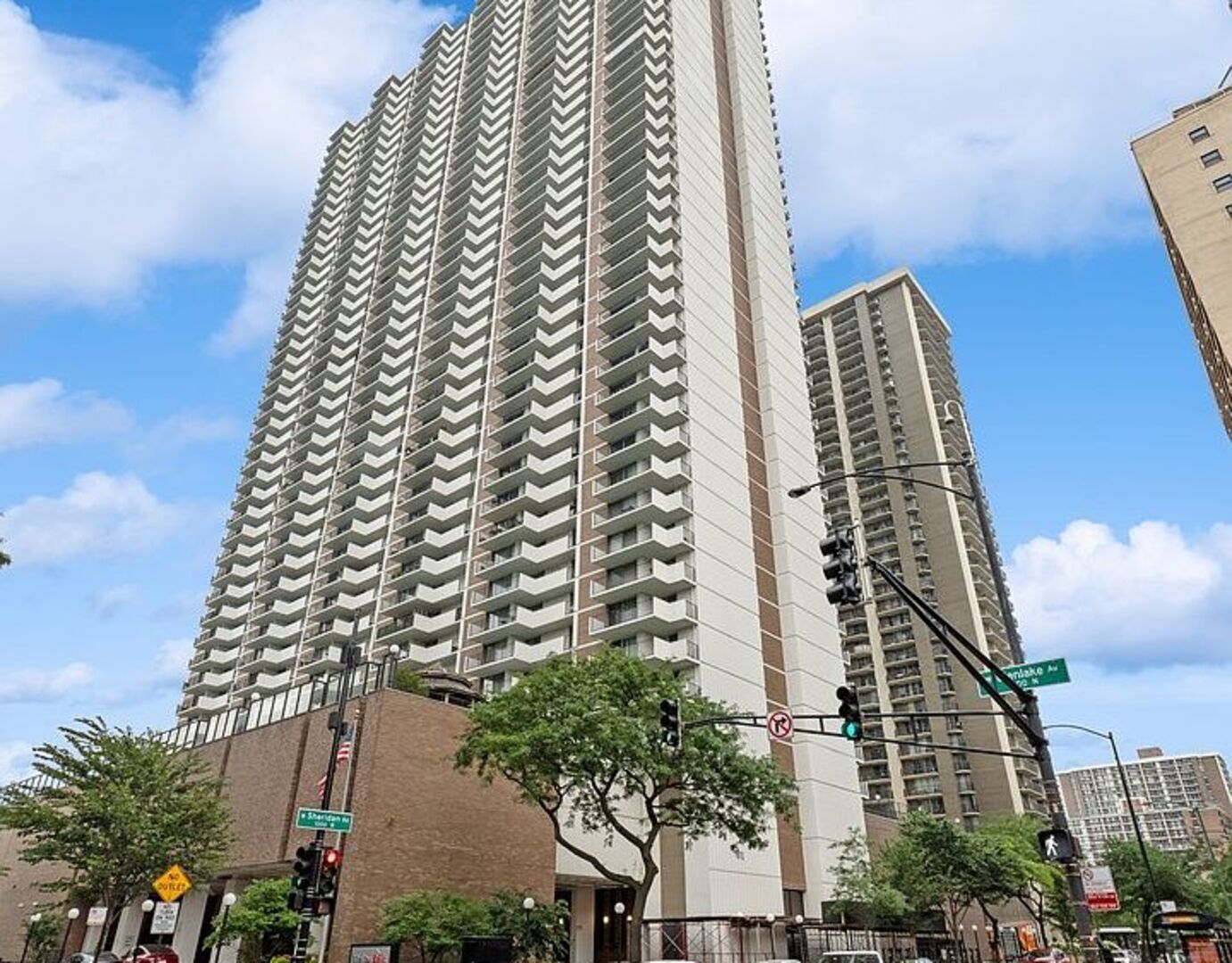 6033 N Sheridan Road #10D, Chicago, IL 60660