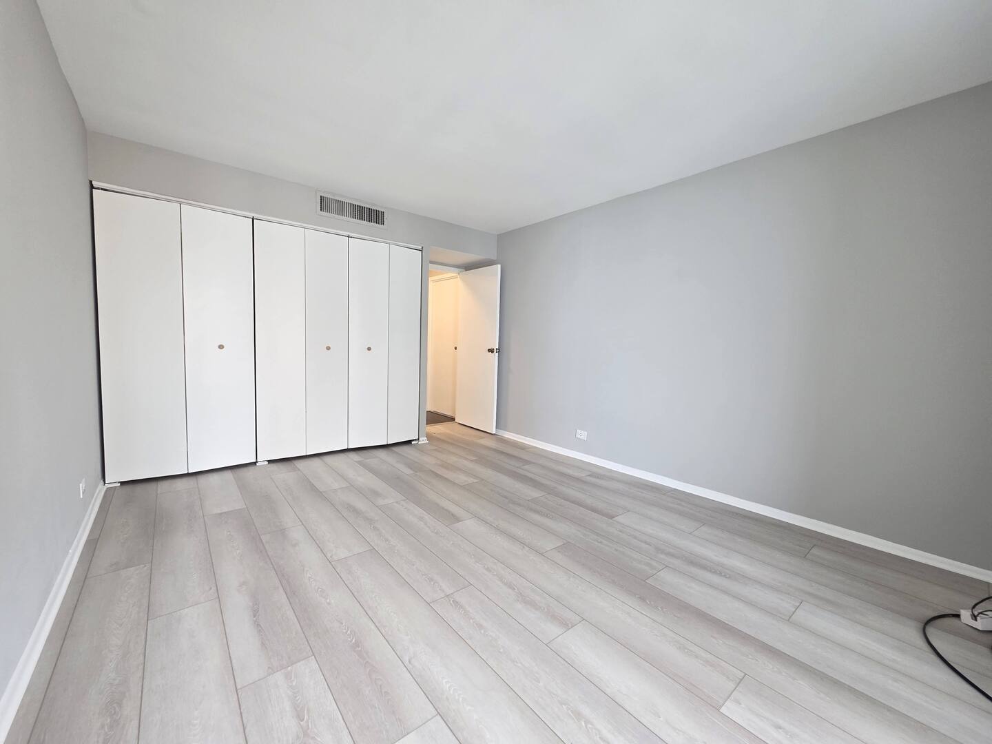 6033 N Sheridan Road #10D, Chicago, IL 60660