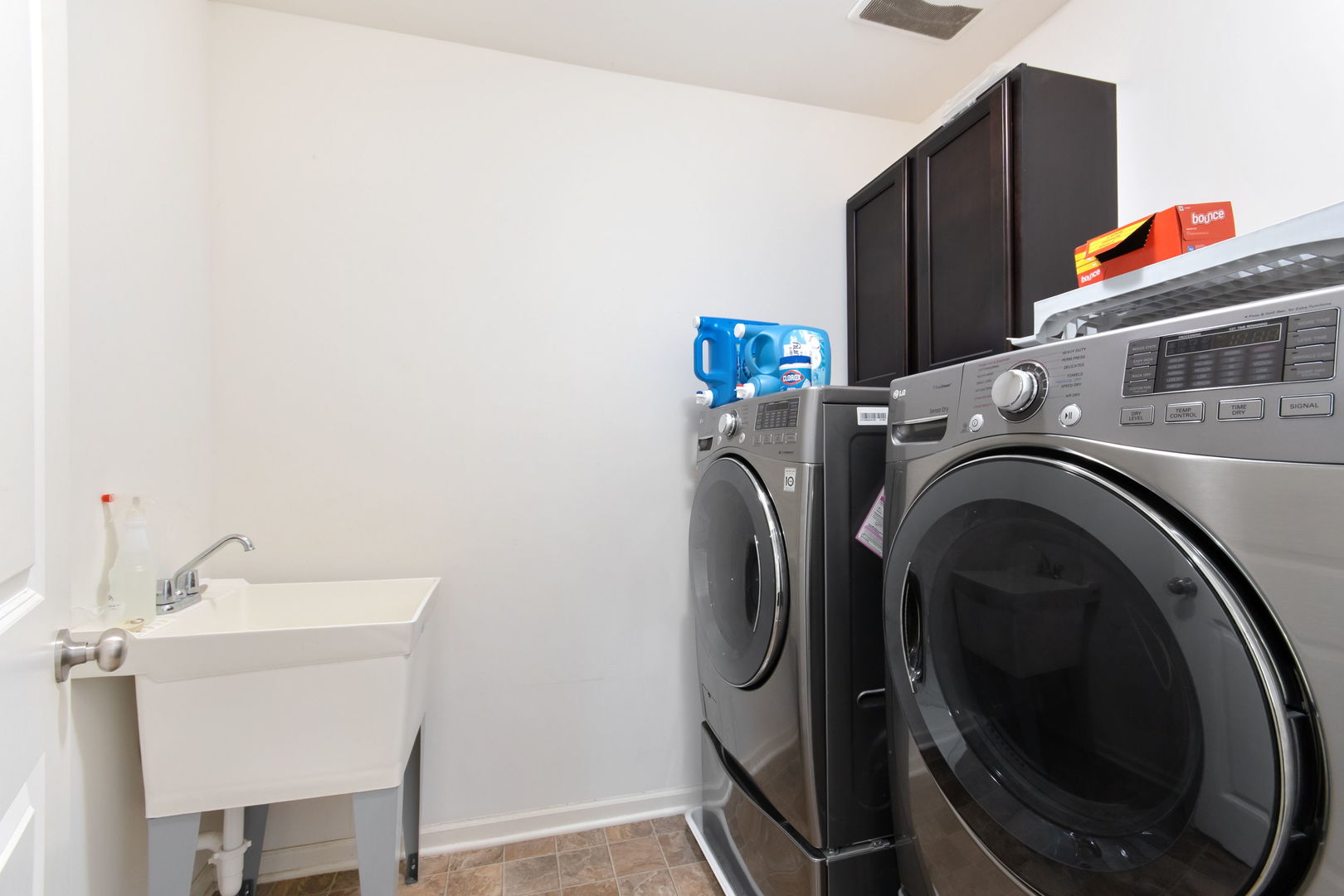 1 Pond Court, Bolingbrook, IL 60490