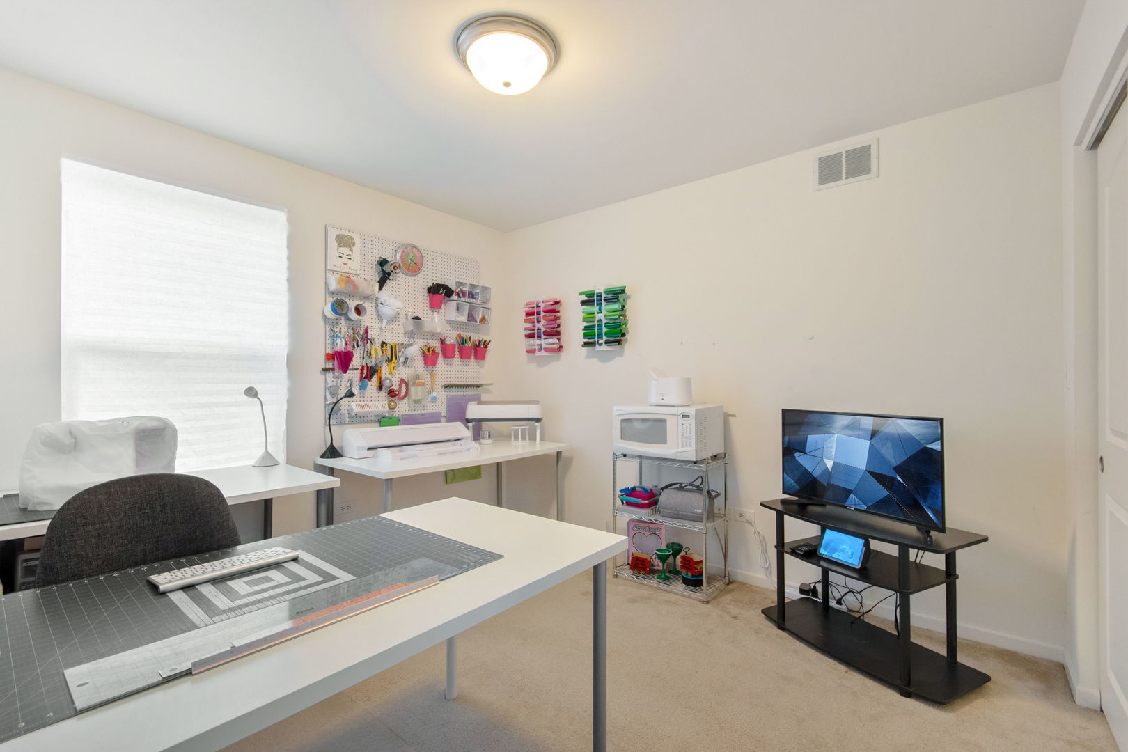 1 Pond Court, Bolingbrook, IL 60490