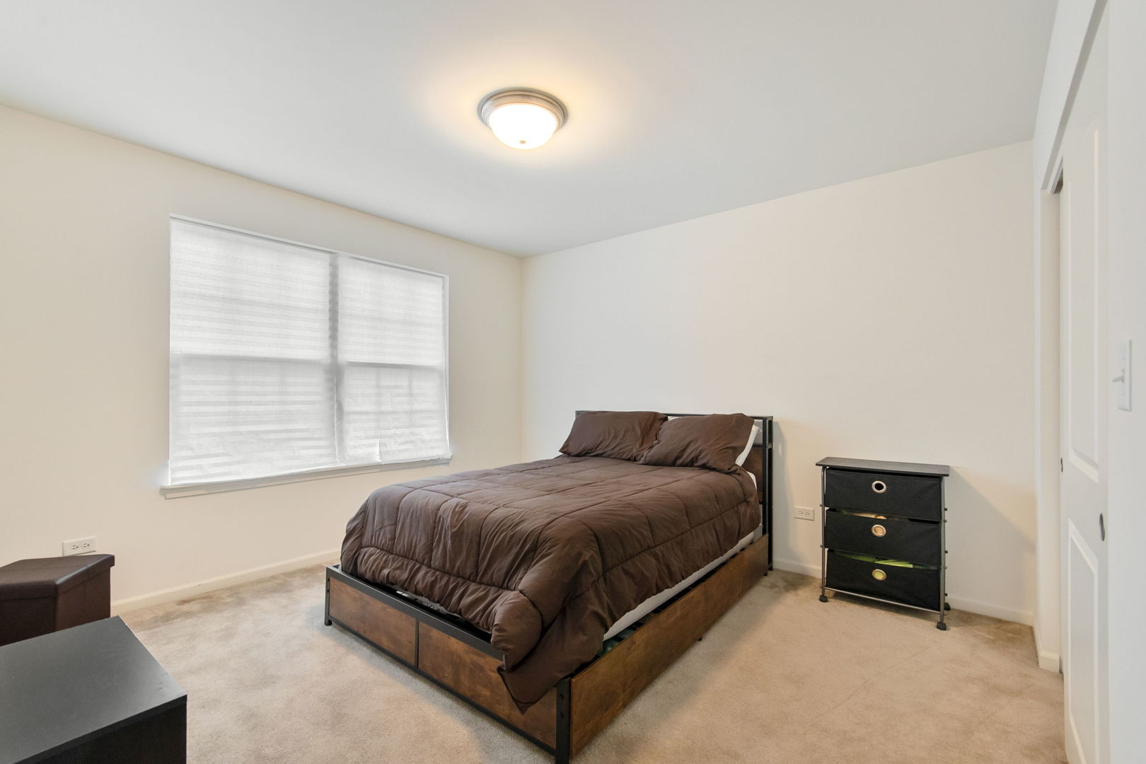 1 Pond Court, Bolingbrook, IL 60490