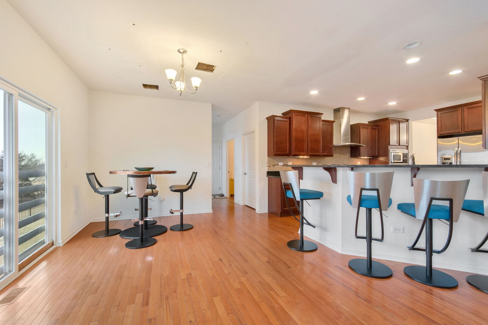 1 Pond Court, Bolingbrook, IL 60490