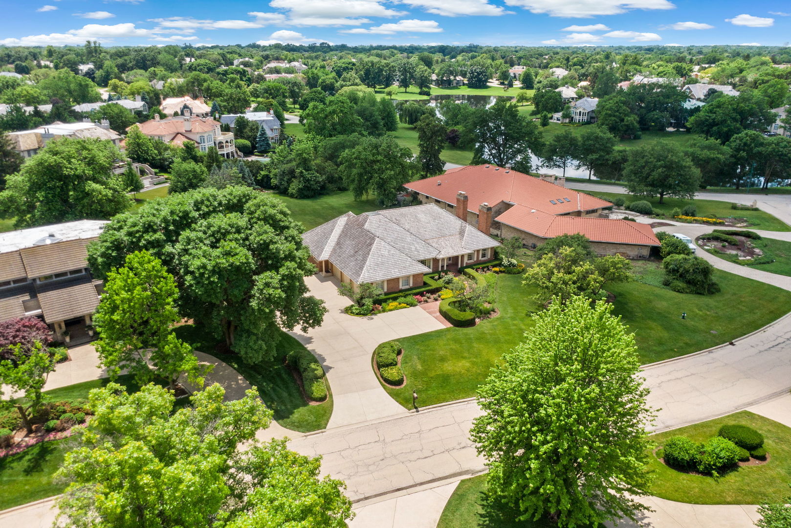 2016 Midwest club Parkway, Oak Brook, IL 60523