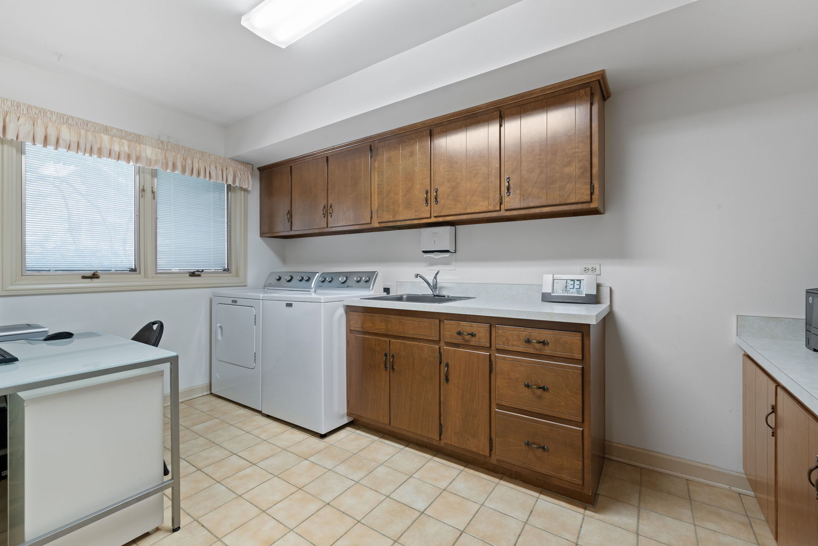 2016 Midwest club Parkway, Oak Brook, IL 60523