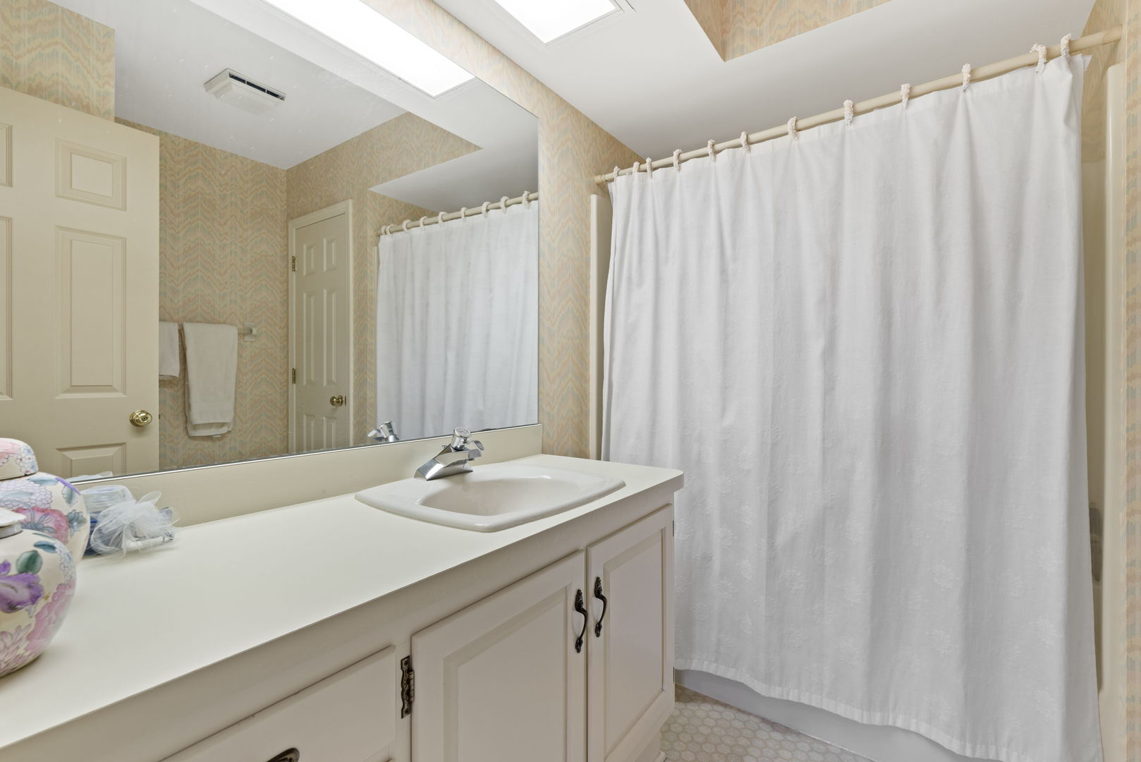 2016 Midwest club Parkway, Oak Brook, IL 60523