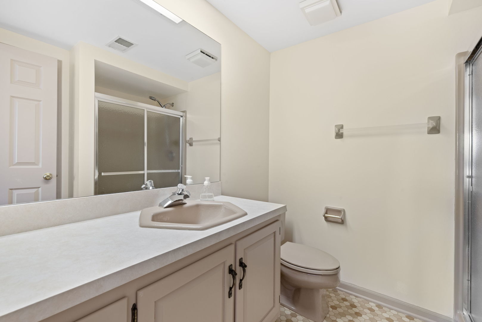 2016 Midwest club Parkway, Oak Brook, IL 60523