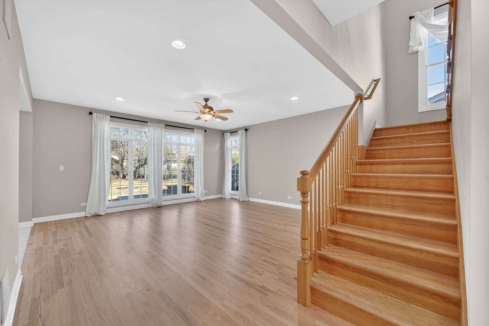 1518 N Patton Avenue, Arlington Heights, IL 60004