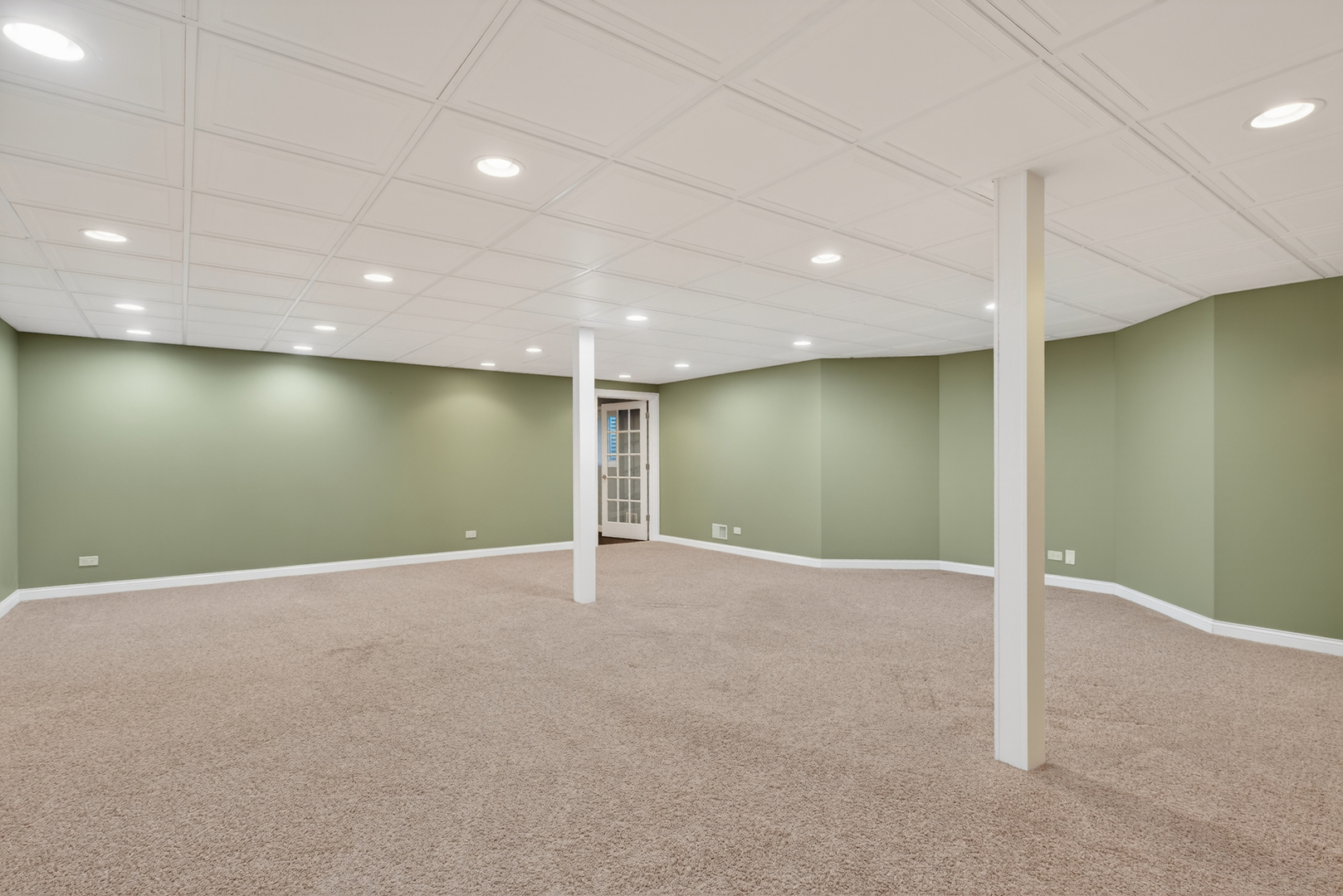 1518 N Patton Avenue, Arlington Heights, IL 60004