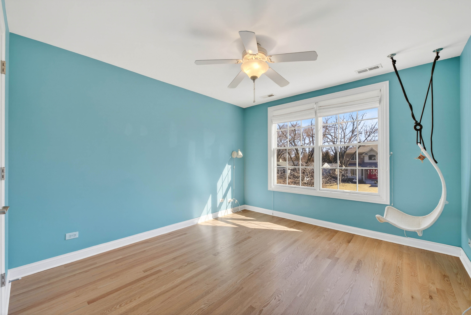 1518 N Patton Avenue, Arlington Heights, IL 60004