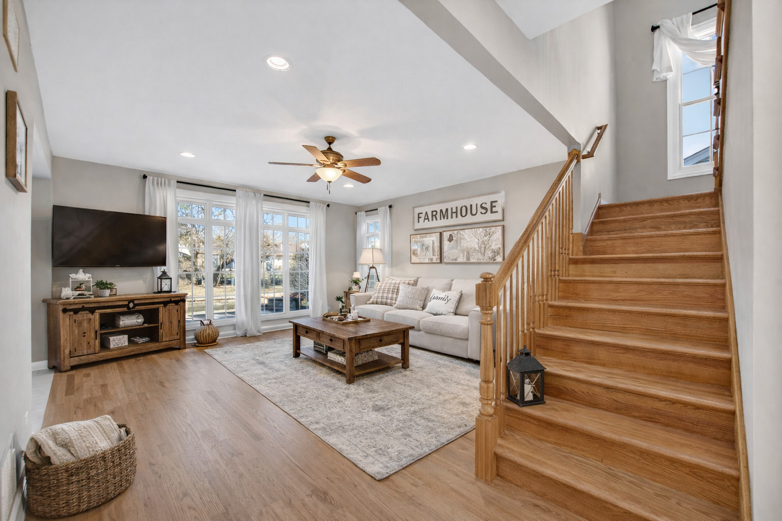 1518 N Patton Avenue, Arlington Heights, IL 60004