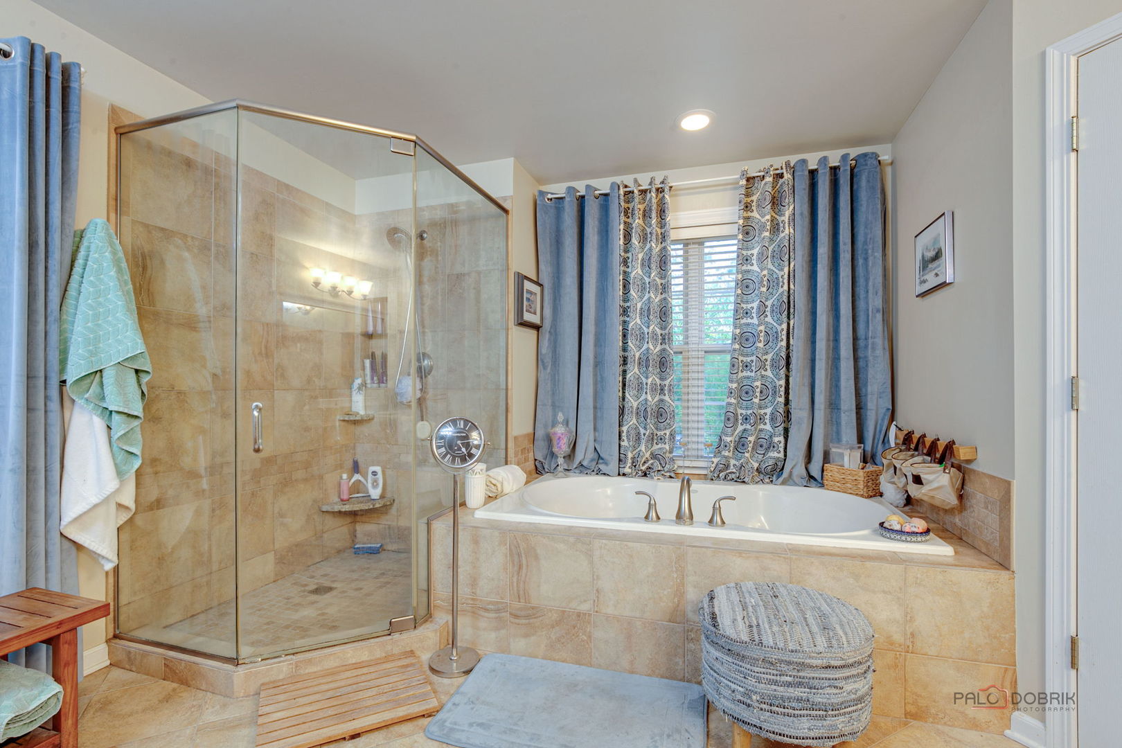 7449 Brentwood Lane, Gurnee, IL 60031