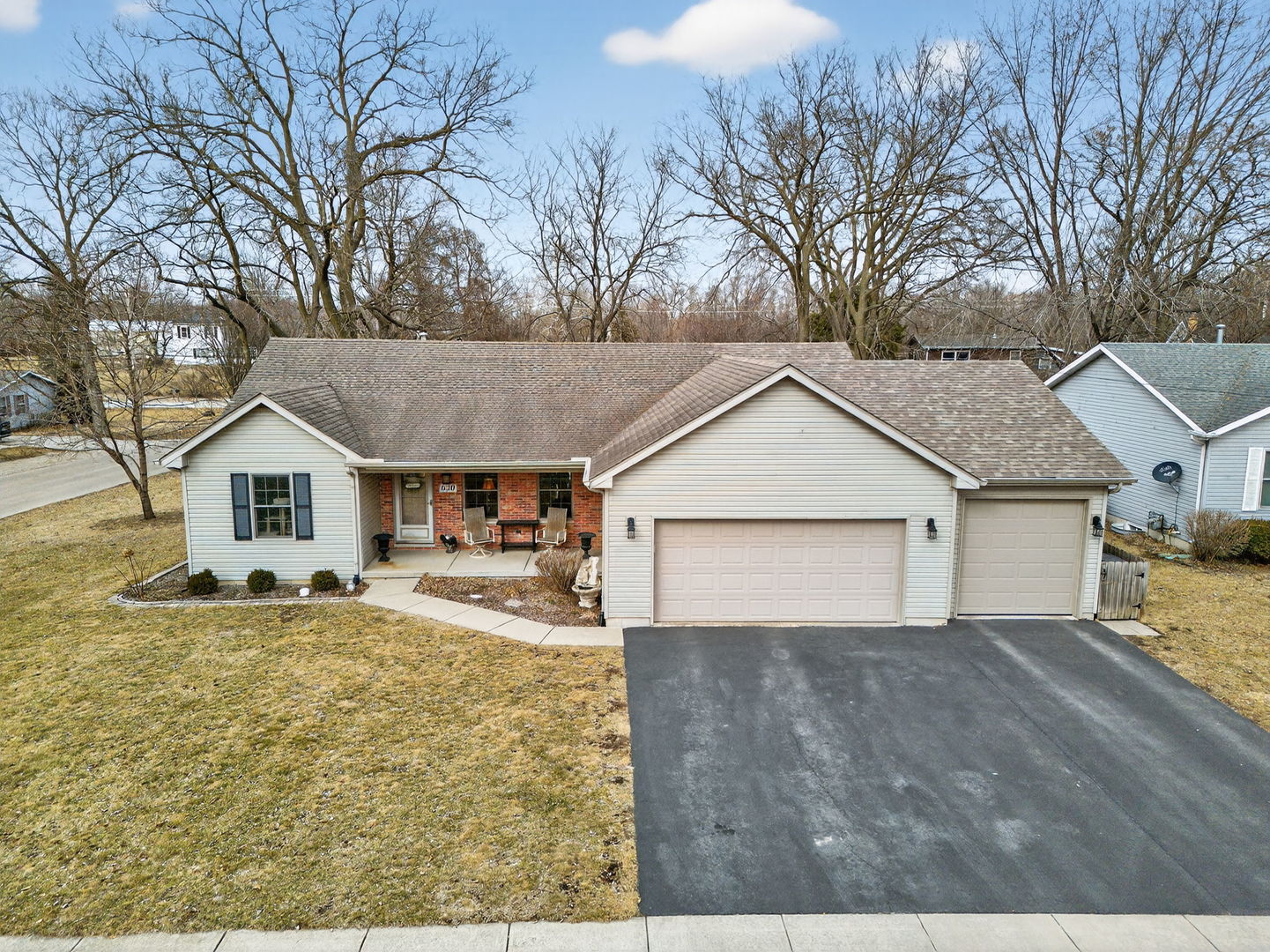 630 W Church Street, Sheridan, IL 60551