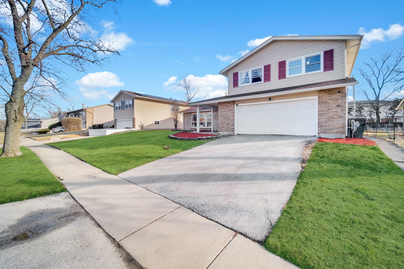 2715 Knollwood Place, Hazel Crest, IL 60429