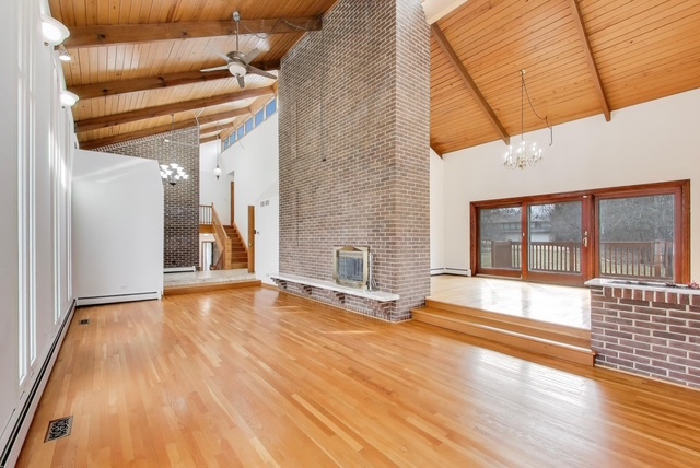 60 Sheffield Lane, Oak Brook, IL 60523