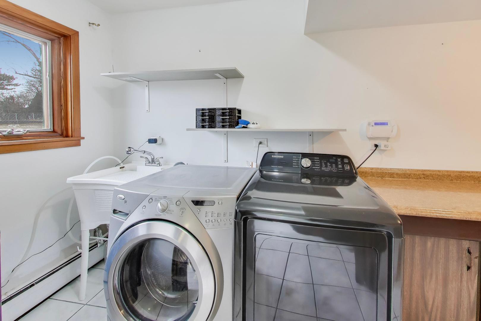 60 Sheffield Lane, Oak Brook, IL 60523