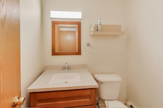 60 Sheffield Lane, Oak Brook, IL 60523