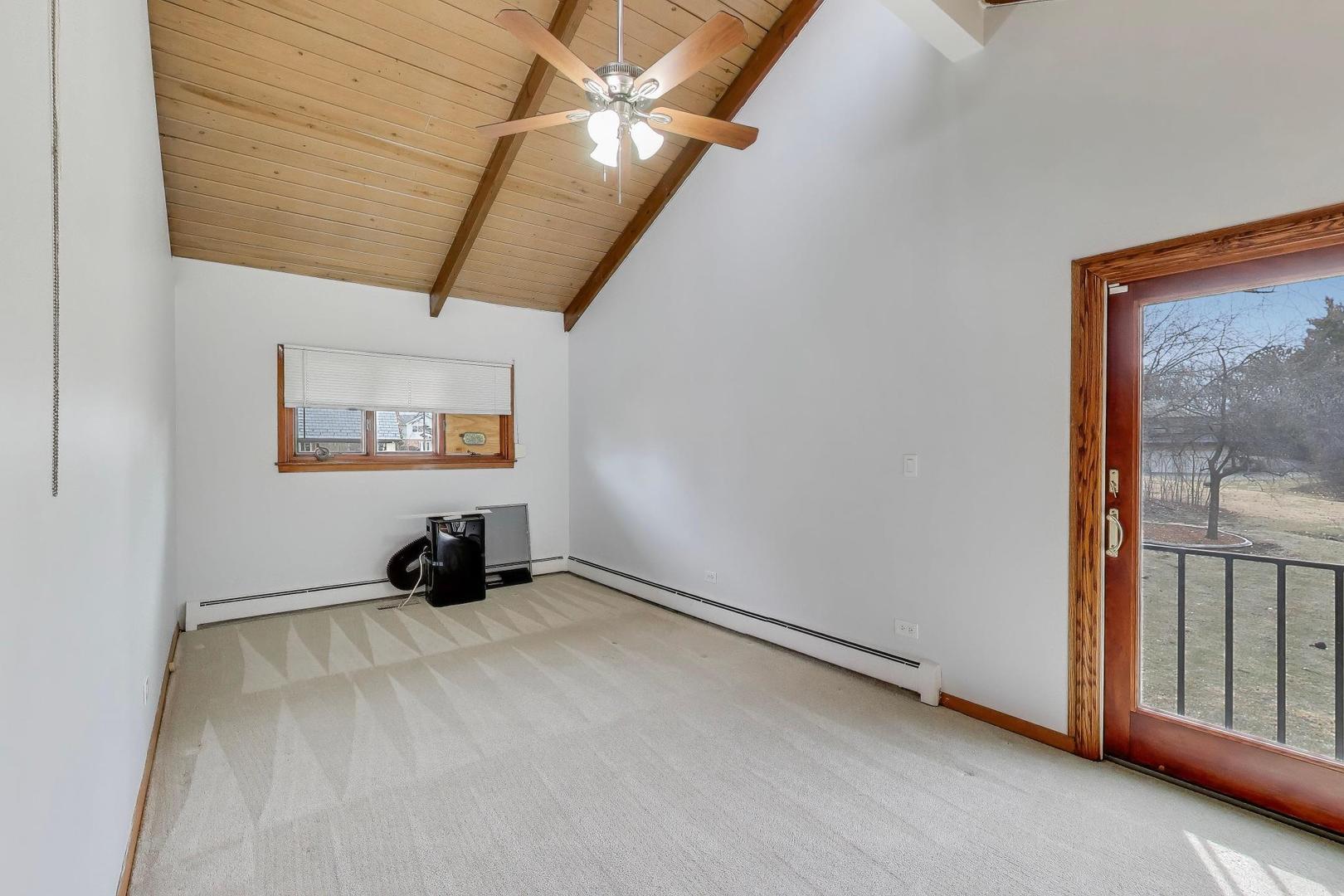 60 Sheffield Lane, Oak Brook, IL 60523