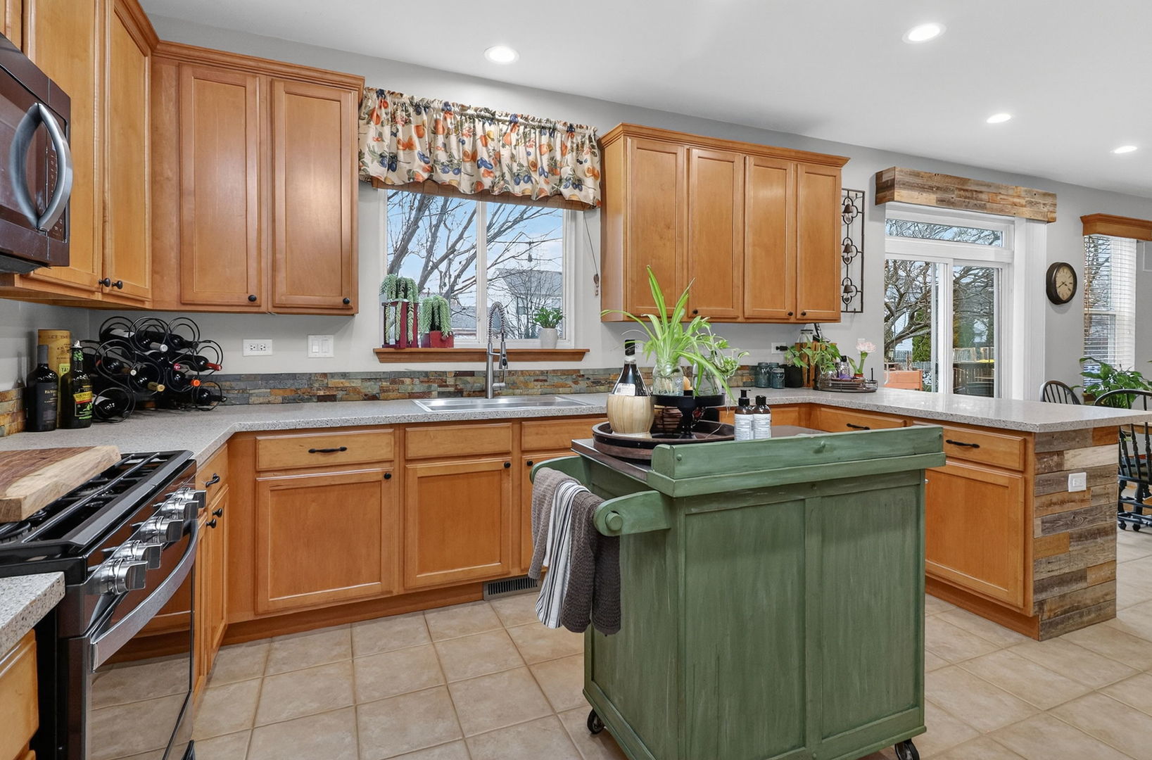 2721 Lansdale Avenue, Aurora, IL 60503