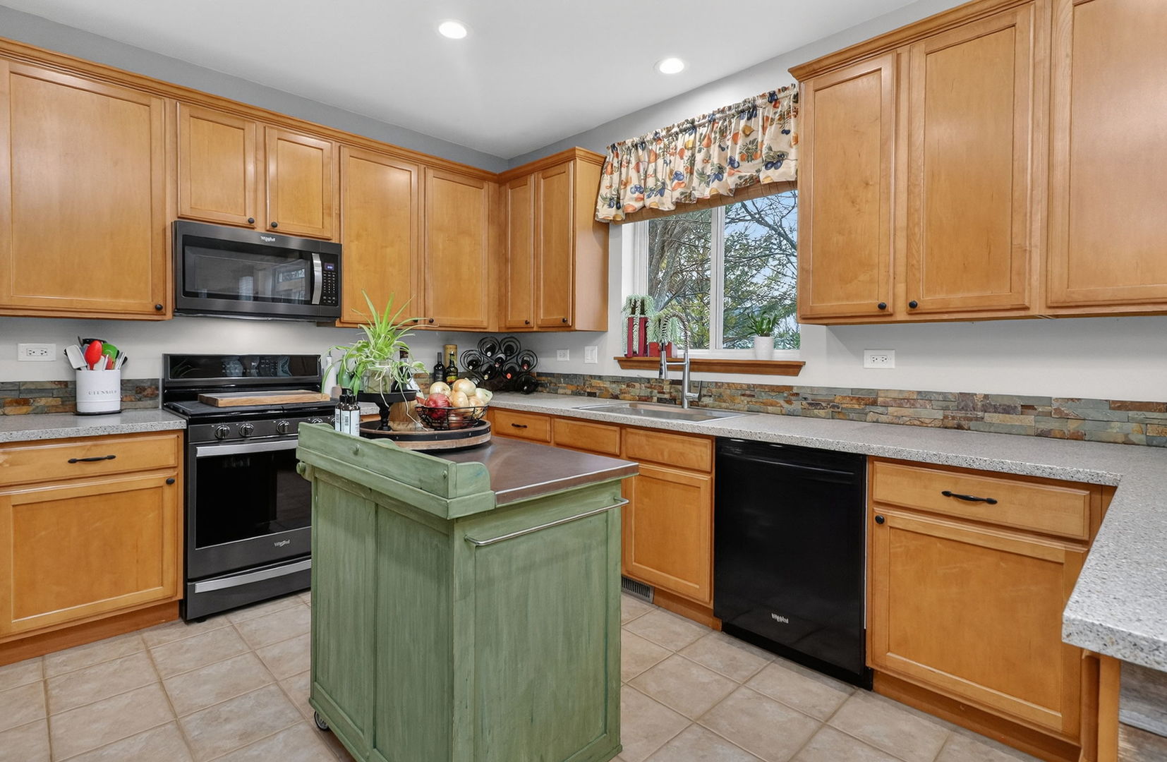 2721 Lansdale Avenue, Aurora, IL 60503