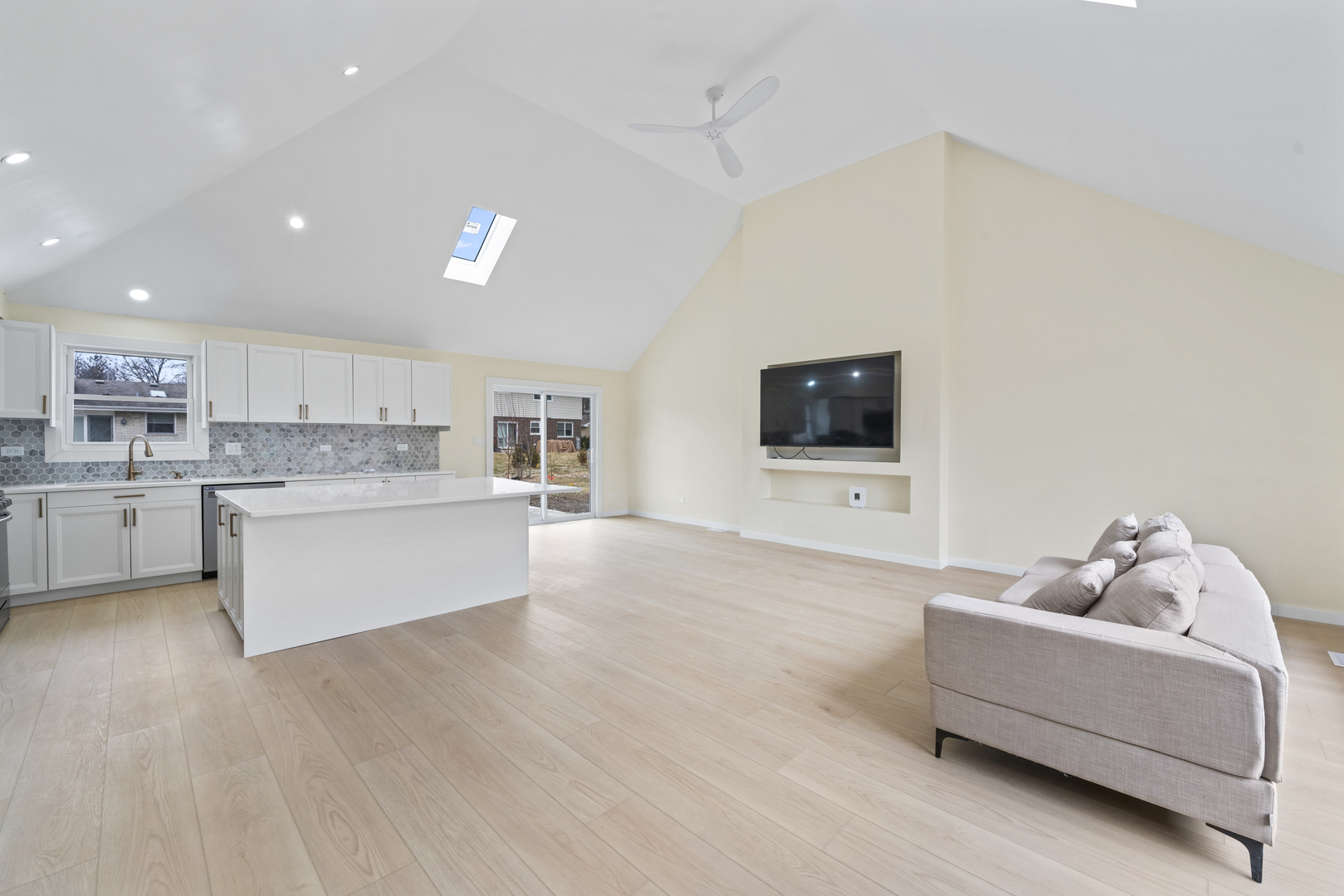 7728 Williams Street, Downers Grove, IL 60516