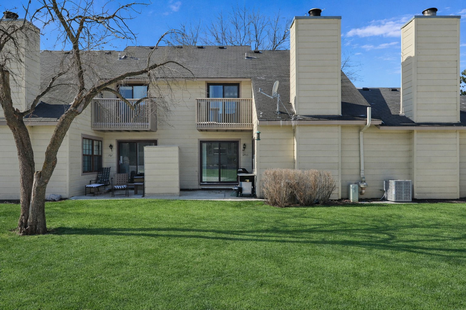 705 COLBY Court, Gurnee, IL 60031