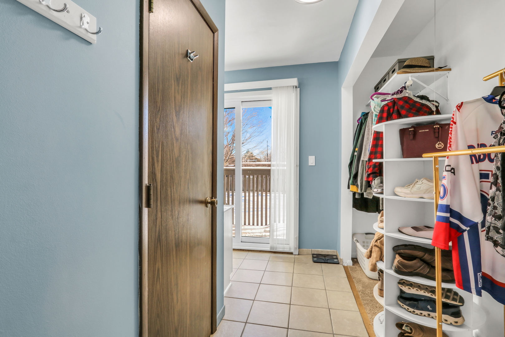 705 COLBY Court, Gurnee, IL 60031