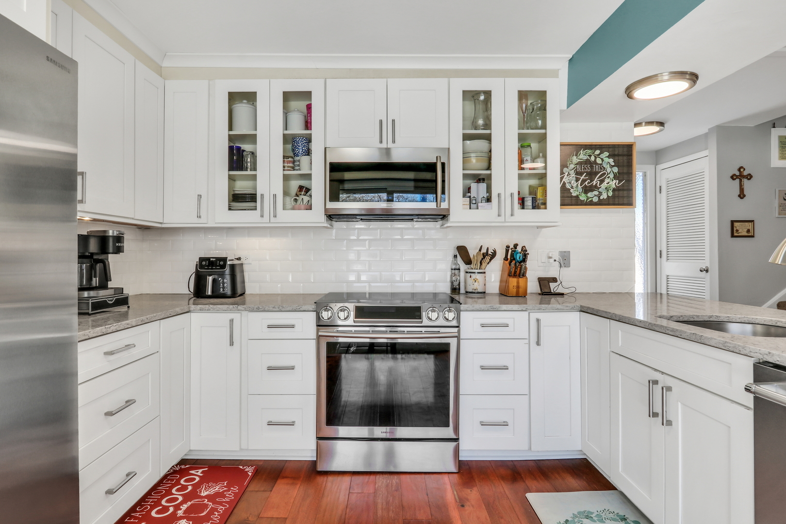 705 COLBY Court, Gurnee, IL 60031