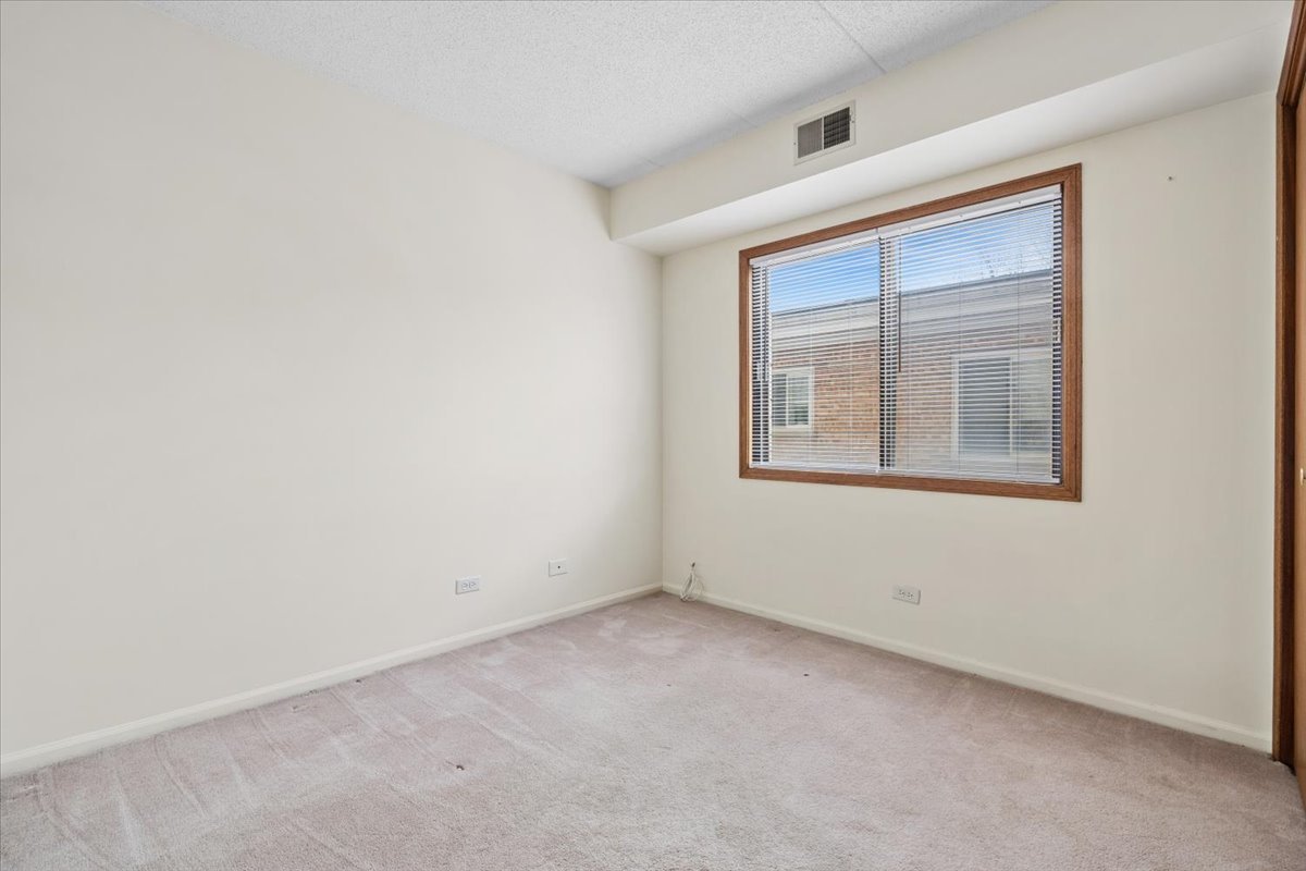 6850 N Northwest Highway #2B, Chicago, IL 60631