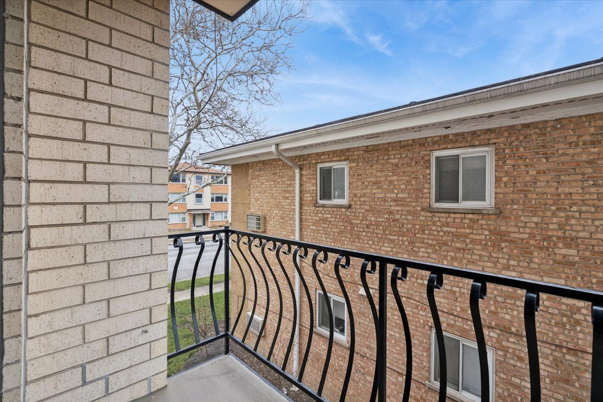 6850 N Northwest Highway #2B, Chicago, IL 60631