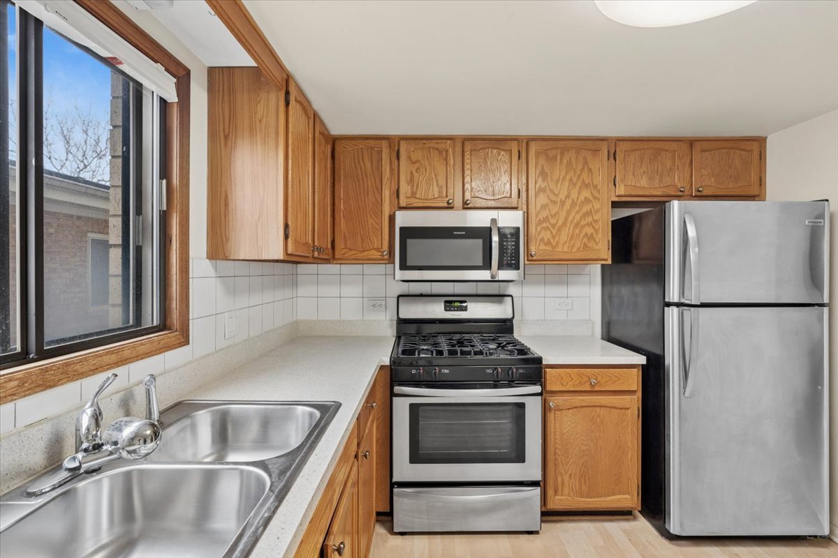 6850 N Northwest Highway #2B, Chicago, IL 60631