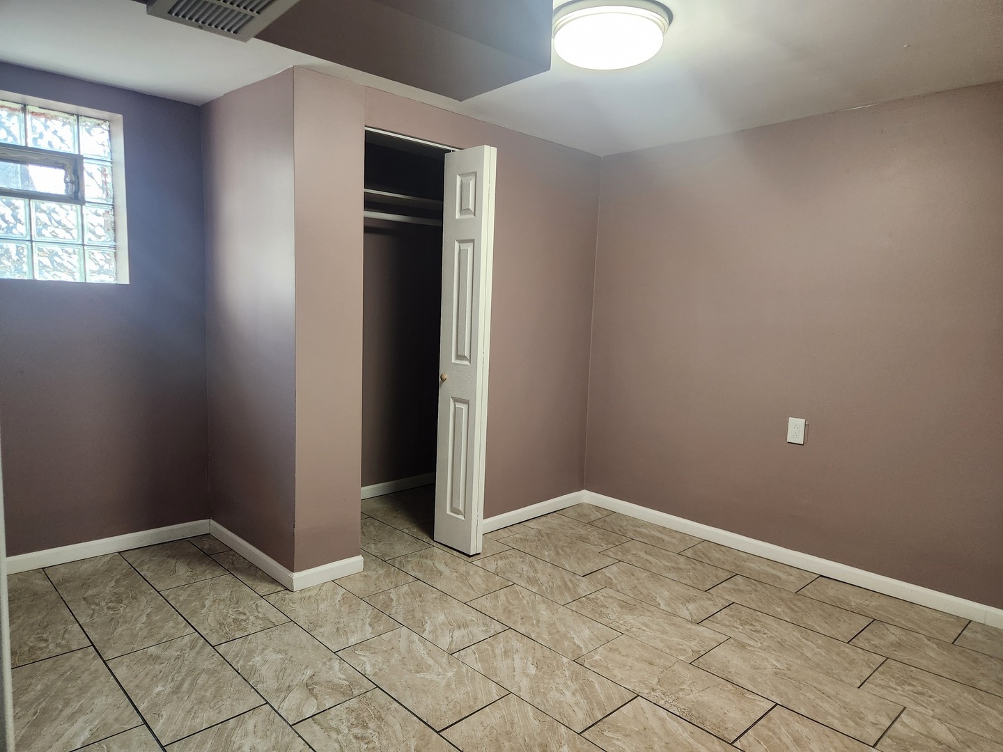 13933 S Michigan Avenue, Riverdale, IL 60827