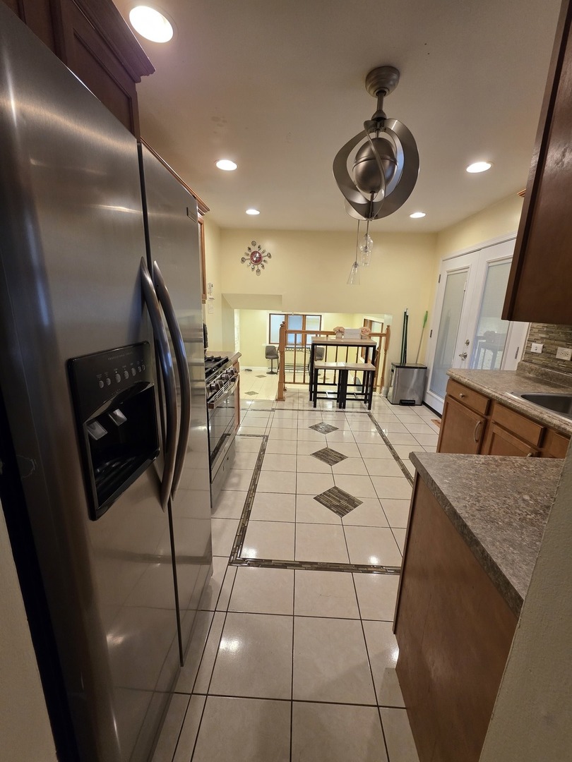 1222 E 170th Street, South Holland, IL 60473