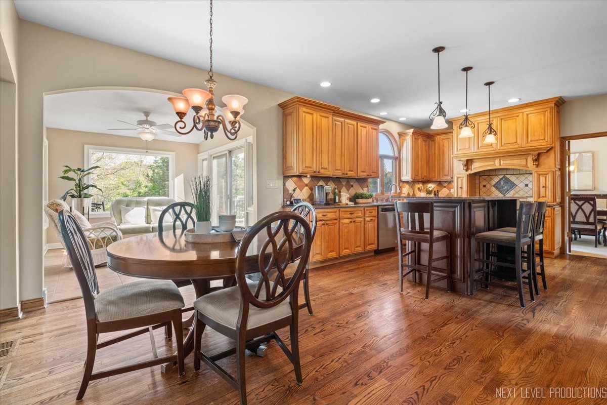 3819 Cadella Circle, Naperville, IL 60564