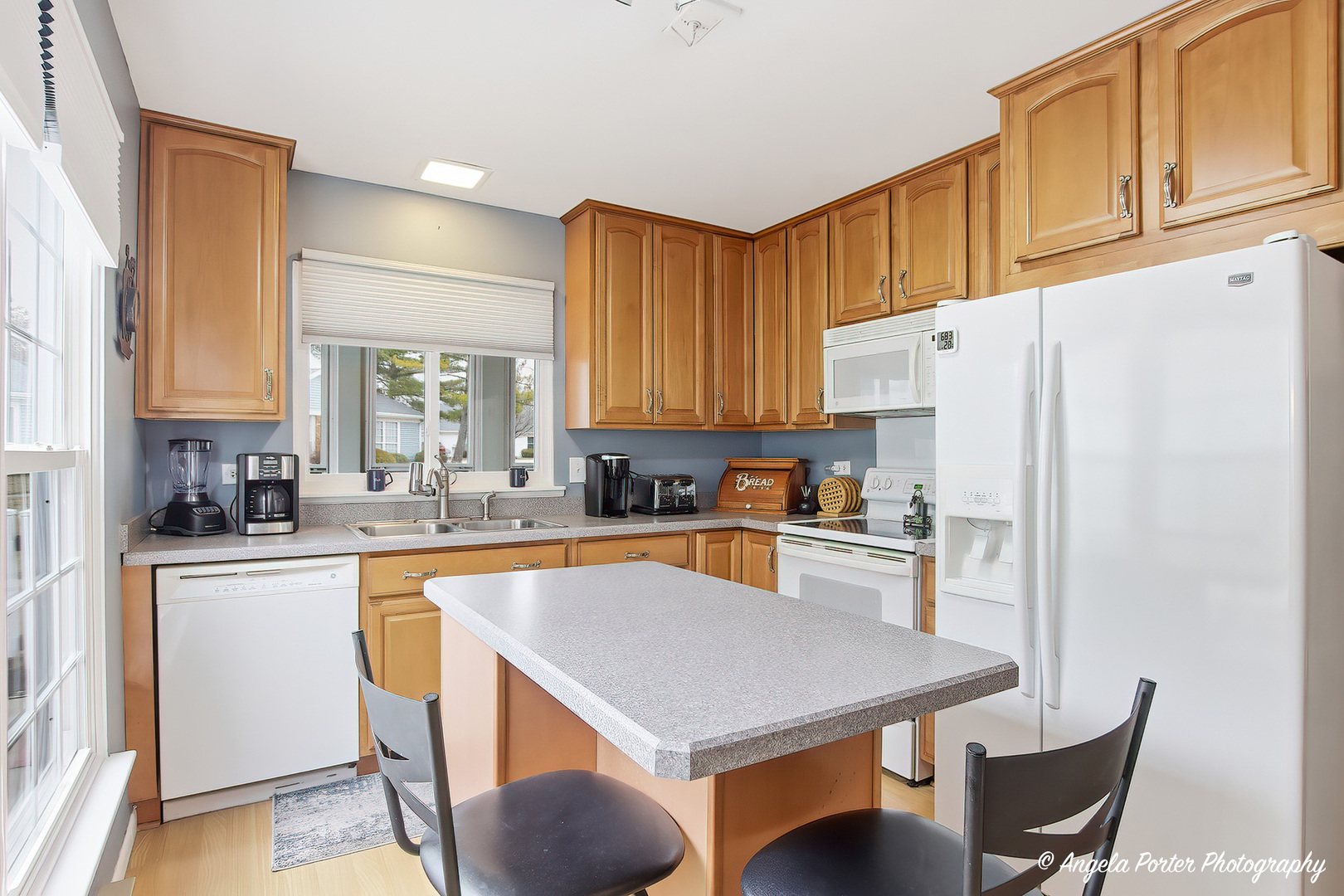 7202 Oxford Circle #237, Fox Lake, IL 60020