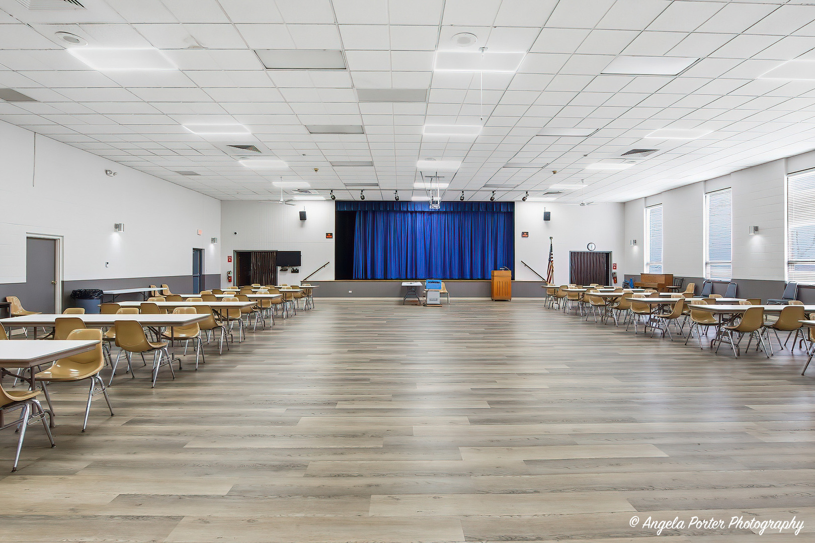 7202 Oxford Circle #237, Fox Lake, IL 60020