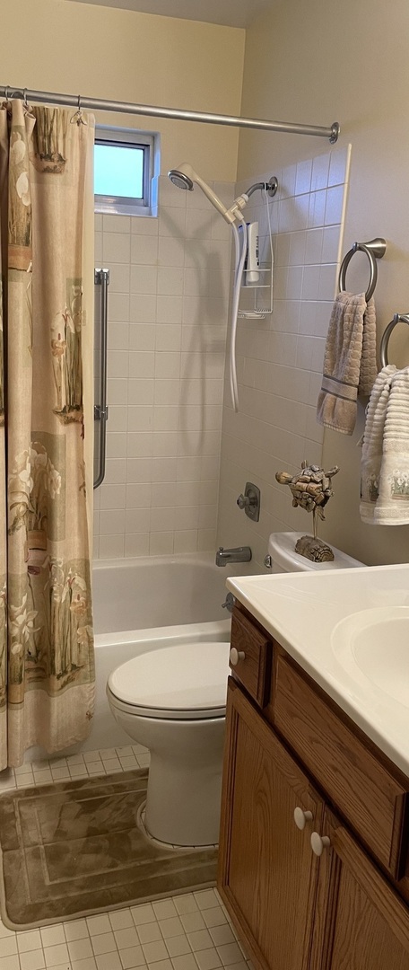 7202 Oxford Circle #237, Fox Lake, IL 60020