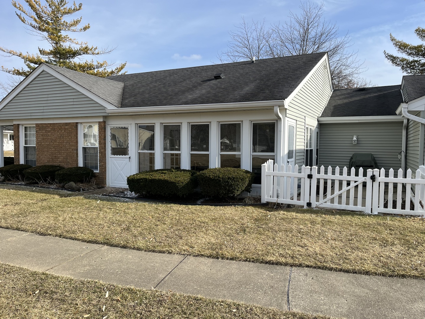 7202 Oxford Circle #237, Fox Lake, IL 60020